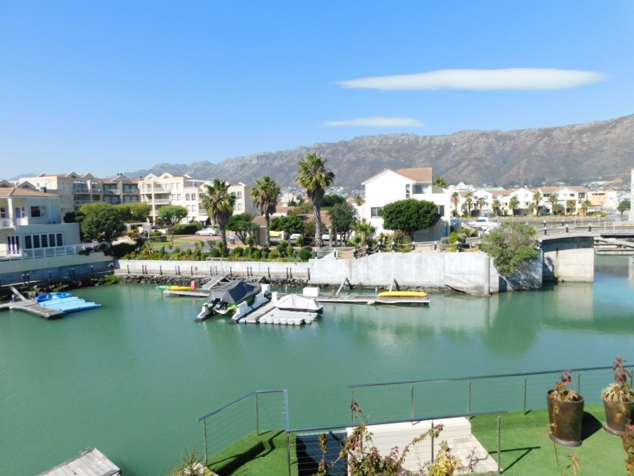 4 Bedroom Property for Sale in Harbour Island Western Cape
